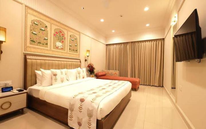 Home dhiraj dham